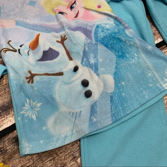 Girls Frozen Pajamas. Size 6x - Picture 4 of 6